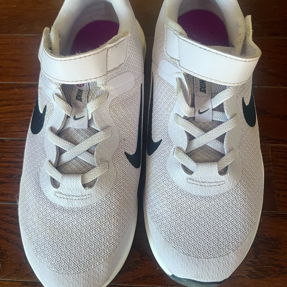 Nike Kids Light Purple and Black Sneakers